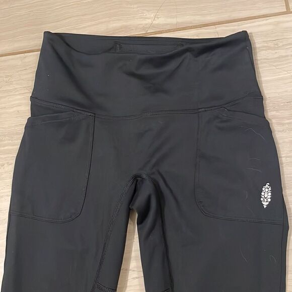 Free People Movement What a Feeling Black Pocket Leggings XS - Picture 4 of 9